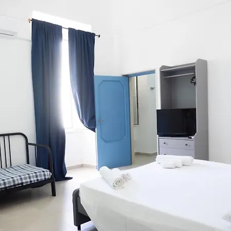 Seaport #Rooms Trani Exterior photo